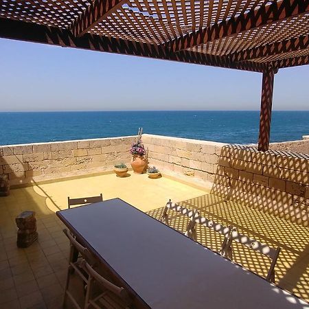 Four Hearts - Acre'S Sea Side Suite Exterior photo