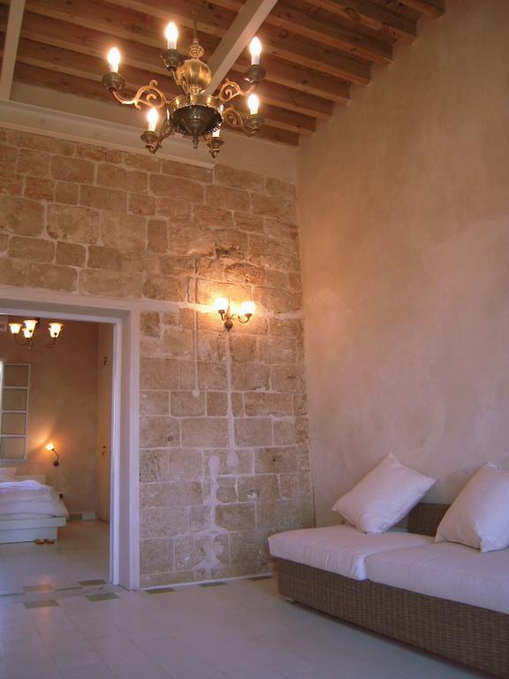 Four Hearts - Acre'S Sea Side Suite Exterior photo